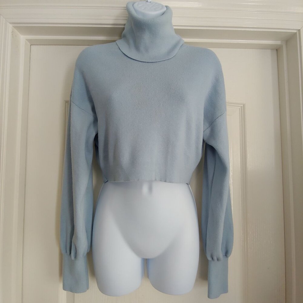 Wilfred Crop Blue Ribbed Lightweight Turtleneck Preppy Quiet Luxury Old Money M